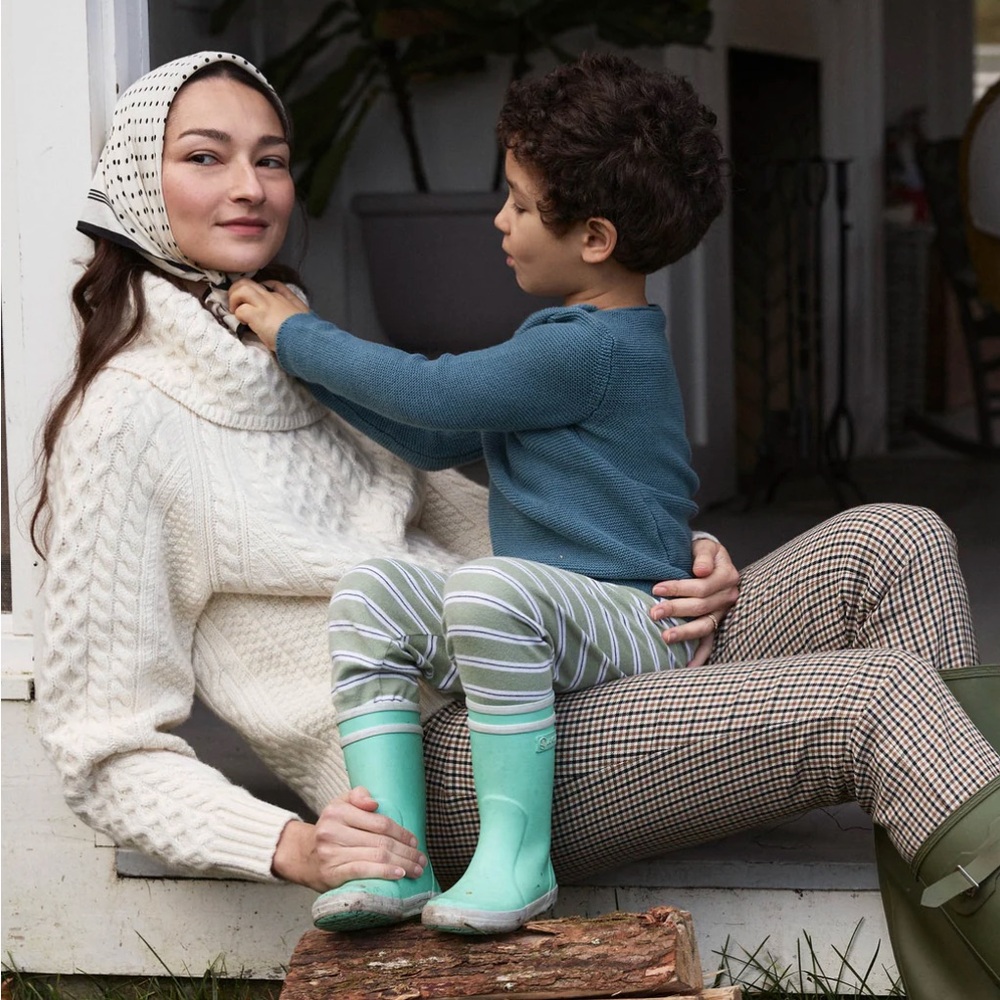 Cozy Cable Knit Sweater in Cream Dôen